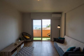 T3 climatisé avec balcon et vue mer, proche Bastia